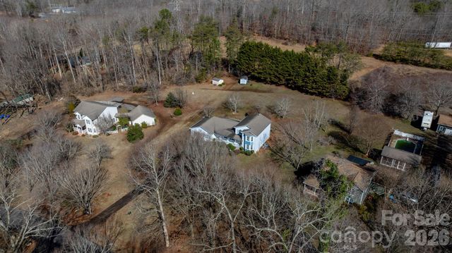 3956 Den Drive, Hickory, NC 28602