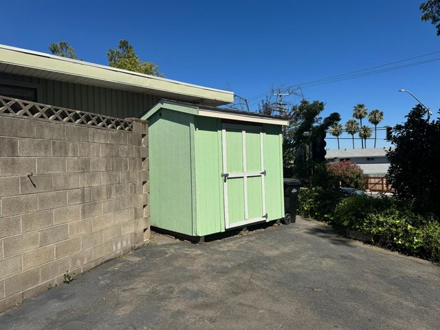 4628 Charleston Dr, Carmichael, CA 95608