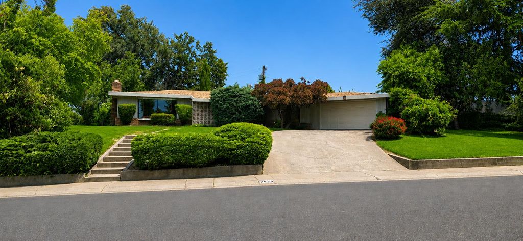 4628 Charleston Dr, Carmichael, CA 95608