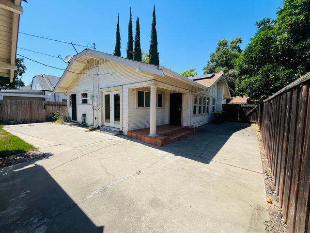 1222 W Flora St, Stockton, CA 95203