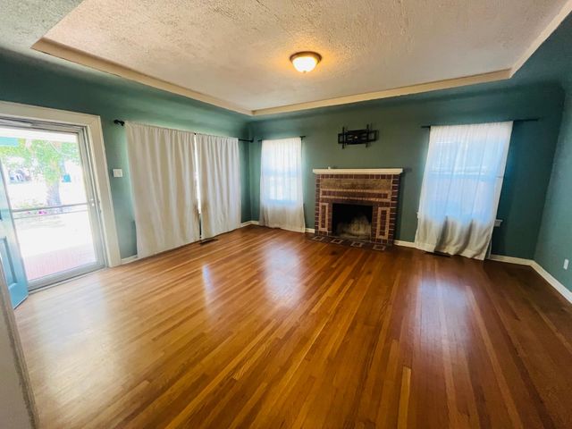 1222 W Flora St, Stockton, CA 95203