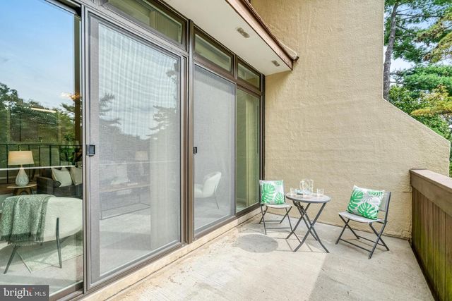 2118 S QUINCY ST, Arlington, VA 22204