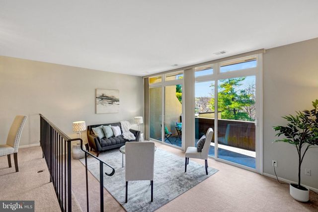 2118 S QUINCY ST, Arlington, VA 22204