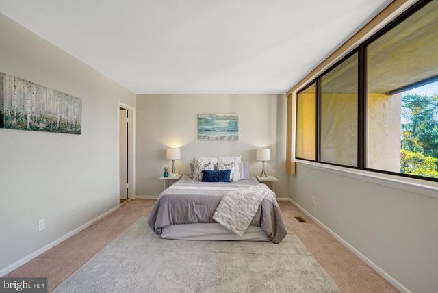 2118 S QUINCY ST, Arlington, VA 22204