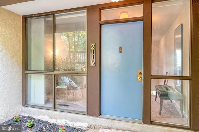 2118 S QUINCY ST, Arlington, VA 22204