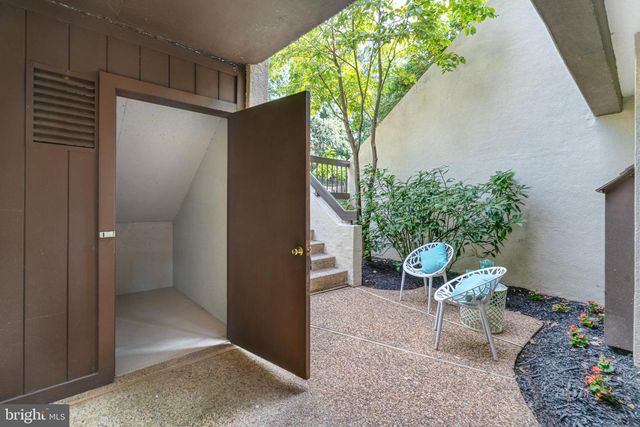 2118 S QUINCY ST, Arlington, VA 22204