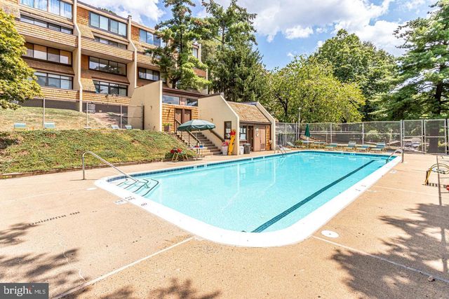 2118 S QUINCY ST, Arlington, VA 22204