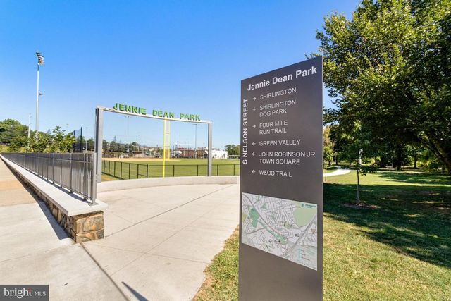 2118 S QUINCY ST, Arlington, VA 22204