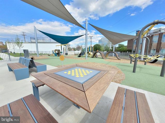 2118 S QUINCY ST, Arlington, VA 22204