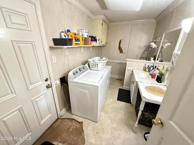 111 Moore Allen Street, Dudley, NC 28333