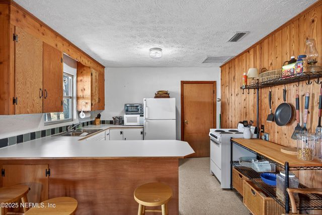 5857 WHITE SANDS Road, Keystone Heights, FL 32656