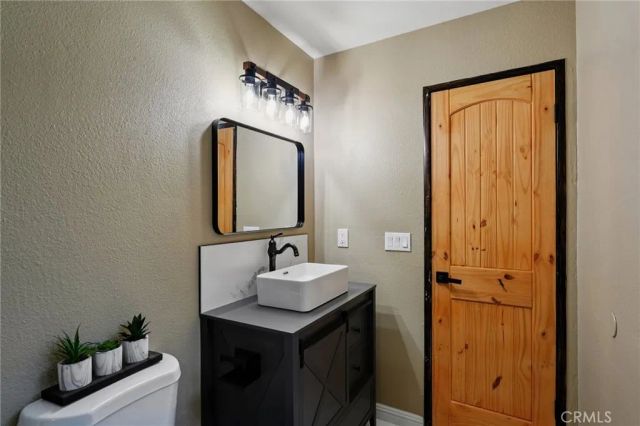 22831 Waters Drive, Crestline, CA 92325