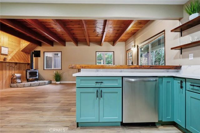 22831 Waters Drive, Crestline, CA 92325