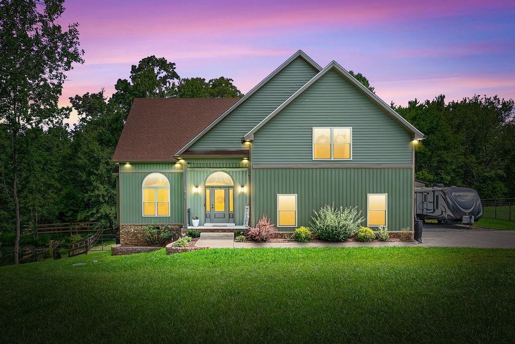 1415 Southside Rd, Southside, TN 37171