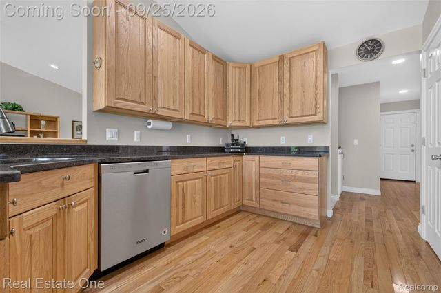 10152 Oakhill Road, Springfield Charter Township, MI 48442