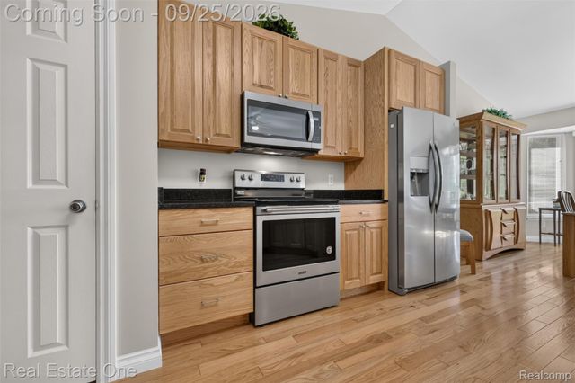 10152 Oakhill Road, Springfield Charter Township, MI 48442