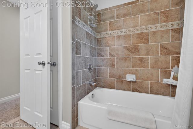 10152 Oakhill Road, Springfield Charter Township, MI 48442
