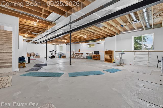 10152 Oakhill Road, Springfield Charter Township, MI 48442