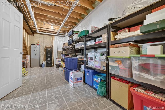 10152 Oakhill Road, Springfield Charter Township, MI 48442