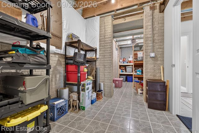 10152 Oakhill Road, Springfield Charter Township, MI 48442