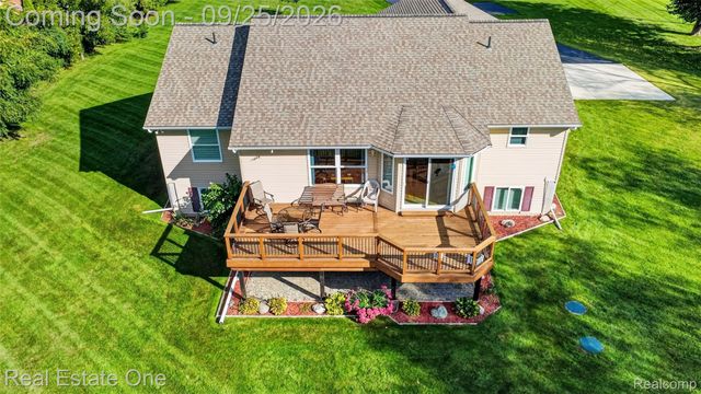 10152 Oakhill Road, Springfield Charter Township, MI 48442