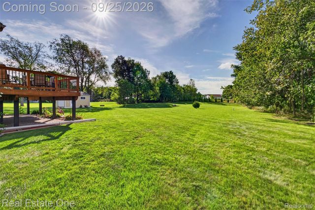 10152 Oakhill Road, Springfield Charter Township, MI 48442