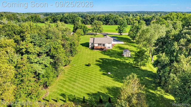 10152 Oakhill Road, Springfield Charter Township, MI 48442