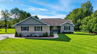 10152 Oakhill Road, Springfield Charter Township, MI 48442