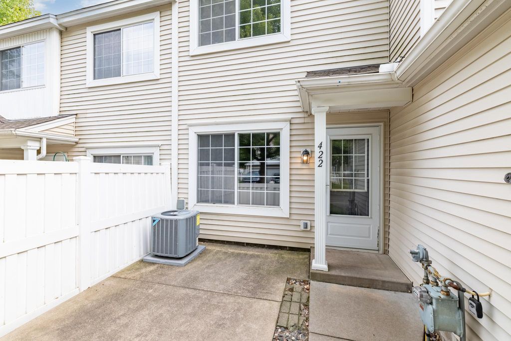 422 Leeward Trail, Woodbury, MN 55129 — photo 2