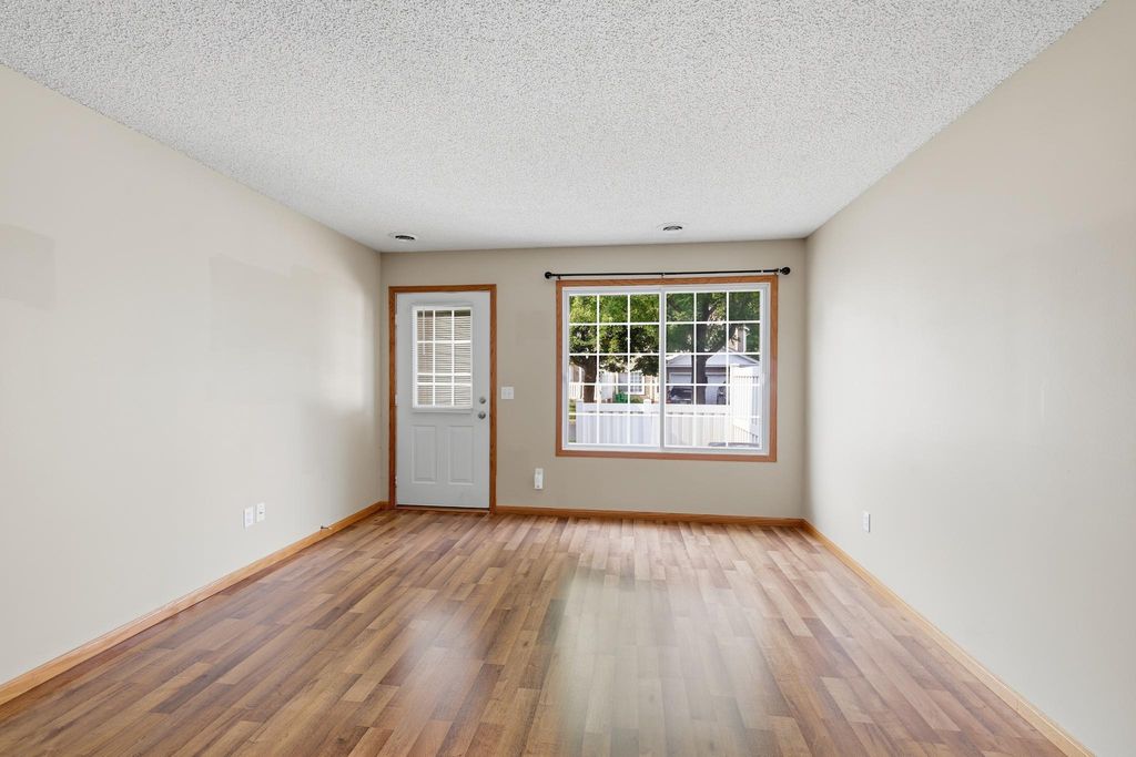 422 Leeward Trail, Woodbury, MN 55129 — photo 3