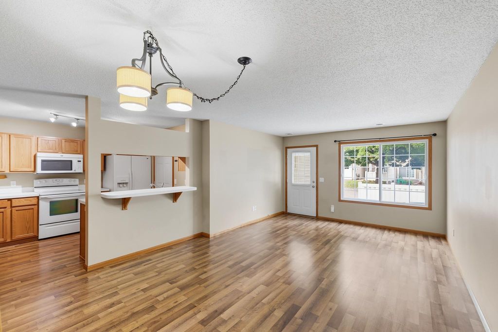 422 Leeward Trail, Woodbury, MN 55129 — photo 5