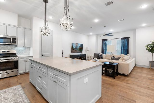 846 Wakefield Drive B, Houston, TX 77018