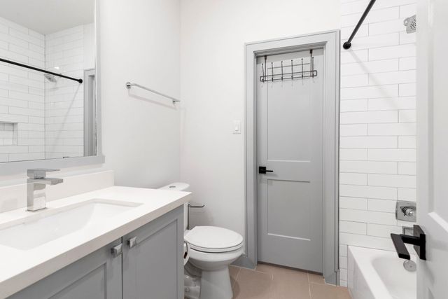 846 Wakefield Drive B, Houston, TX 77018