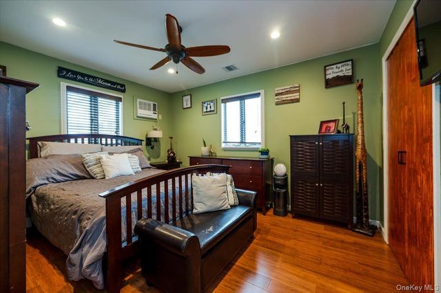 11 Lower Road, Smithtown, NY 11787