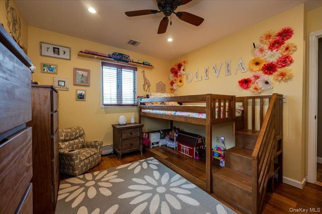 11 Lower Road, Smithtown, NY 11787