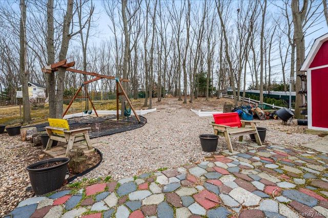 11 Lower Road, Smithtown, NY 11787