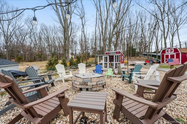 11 Lower Road, Smithtown, NY 11787