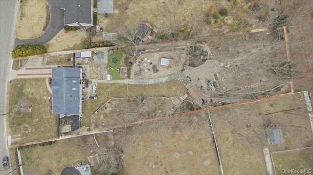 11 Lower Road, Smithtown, NY 11787