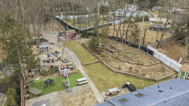 11 Lower Road, Smithtown, NY 11787