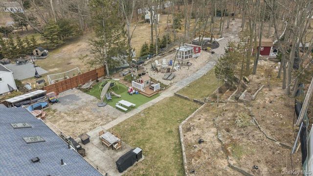 11 Lower Road, Smithtown, NY 11787