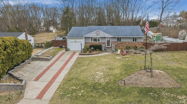 11 Lower Road, Smithtown, NY 11787