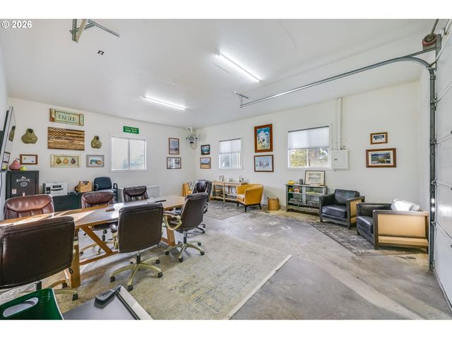 2650 VAN HORN Dr, Hood River, OR 97031