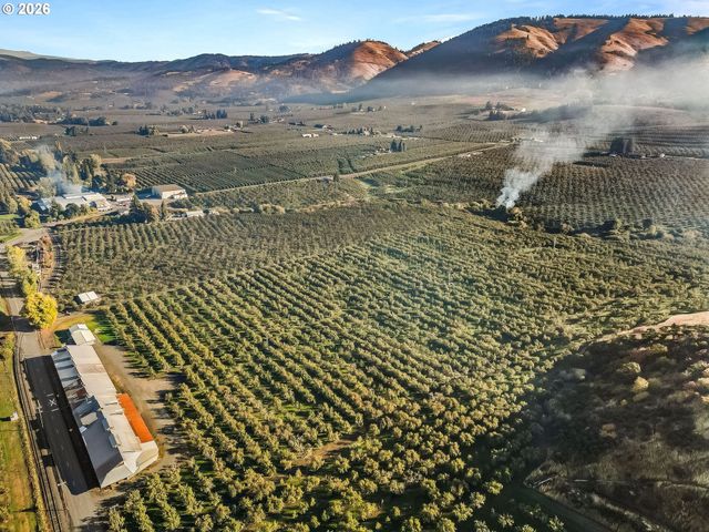 2650 VAN HORN Dr, Hood River, OR 97031