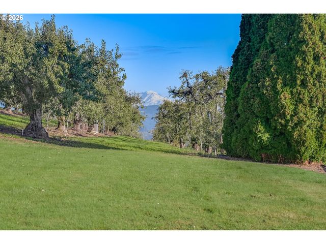 2650 VAN HORN Dr, Hood River, OR 97031