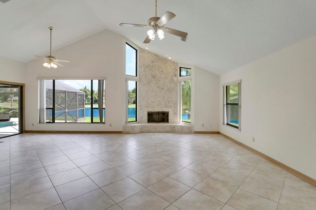 18691 SE LAKESIDE Way, Jupiter, FL 33469