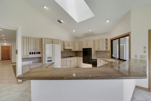 18691 SE LAKESIDE Way, Jupiter, FL 33469