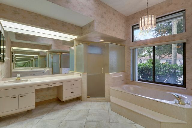 18691 SE LAKESIDE Way, Jupiter, FL 33469