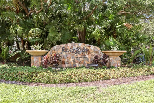 18691 SE LAKESIDE Way, Jupiter, FL 33469