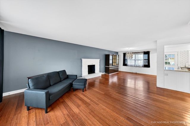 7302 Chippewa Drive, Wonder Lake, IL 60097