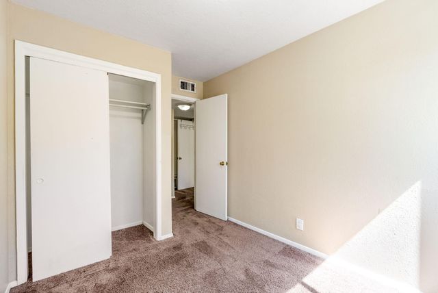 243 La Vida Nueva Del Oeste SW, Albuquerque, NM 87105